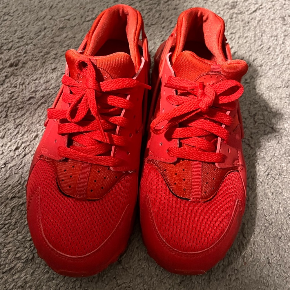 ❤️ Red Nike Hurrache ❤️ Youth Size 7/ Women 8
